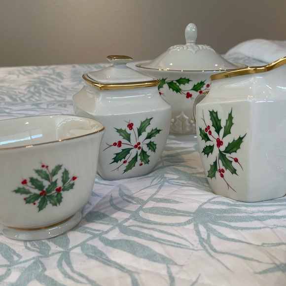 Lenox Holiday Set (NWT/NWOT - orig boxes "NOT" included) --- Retail value $600+ - Picture 3 of 15